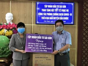 17.6.2021 TAP DOAN DAU TU SAI GON TANG VAT TU Y TE CHO HUYEN CAN GIUOC (1).jpg